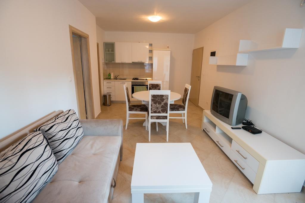 Rujno Apartments Starigrad Paklenica Rom bilde
