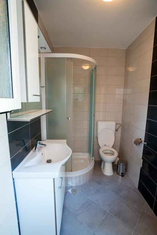 Rujno Apartments Starigrad Paklenica Rom bilde