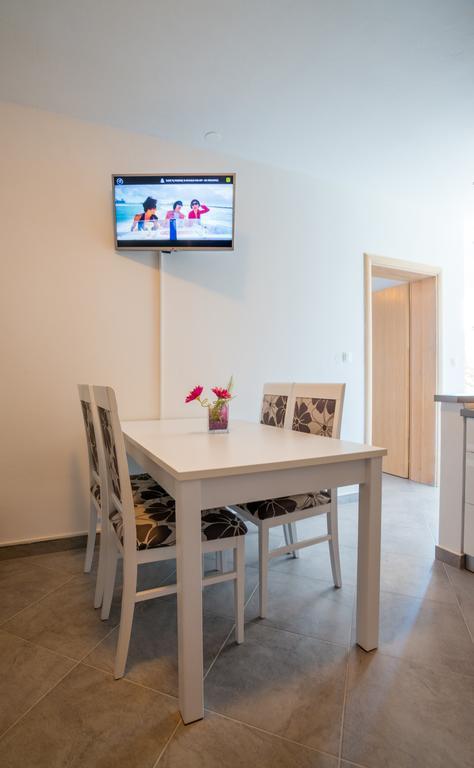 Rujno Apartments Starigrad Paklenica Rom bilde