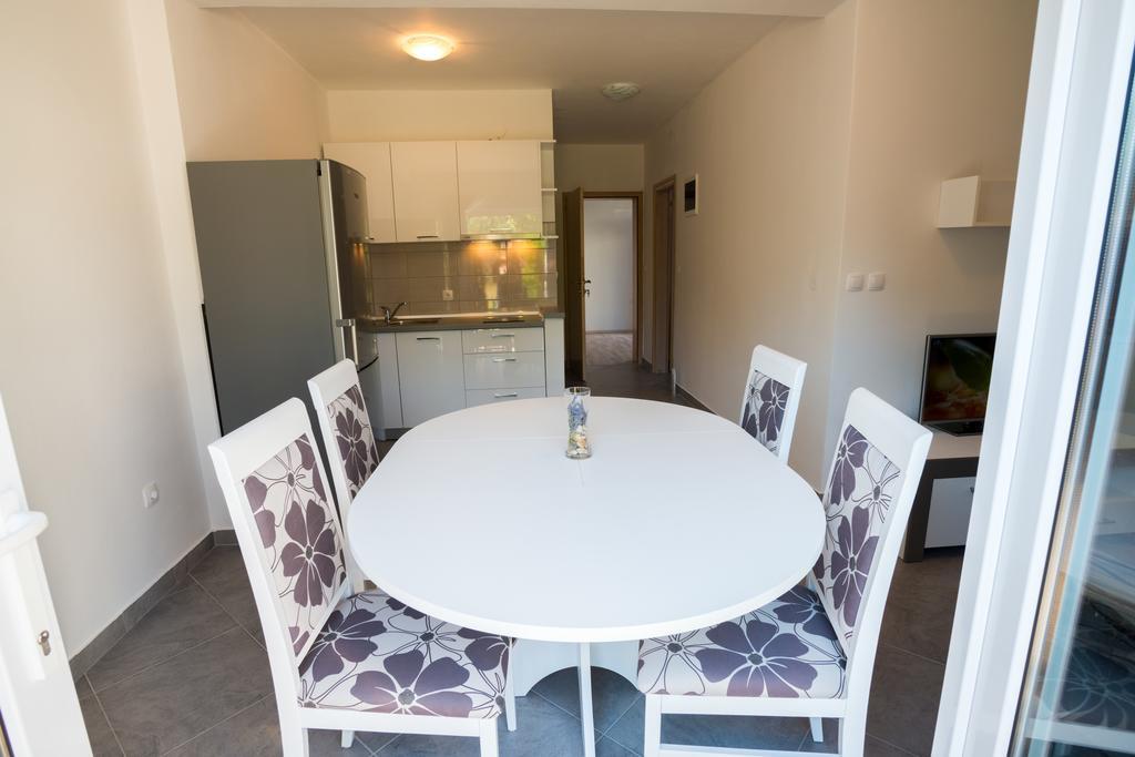 Rujno Apartments Starigrad Paklenica Eksteriør bilde